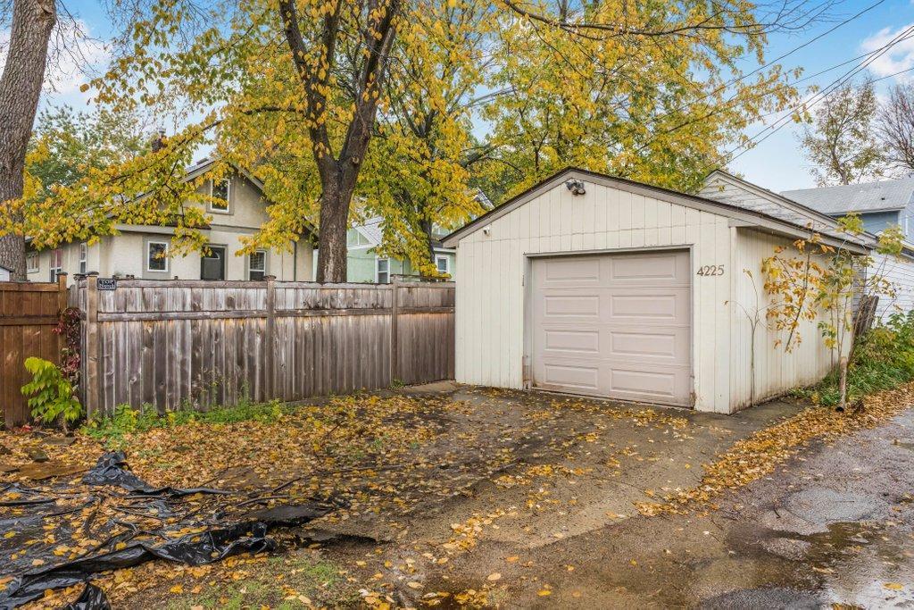 View of Residential at 4225 Oakland Avenue, Minneapolis MN 55407, Minneapolis (28 of 30) - Mike Wilen | Minnesota Team Real Estate