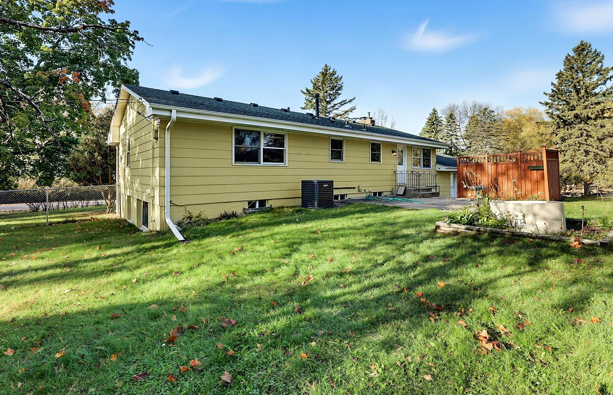 View of Residential at 12650 Roberts Drive, Eden Prairie MN 55346, Eden Prairie (23 of 30) - Mike Wilen | Minnesota Team Real Estate