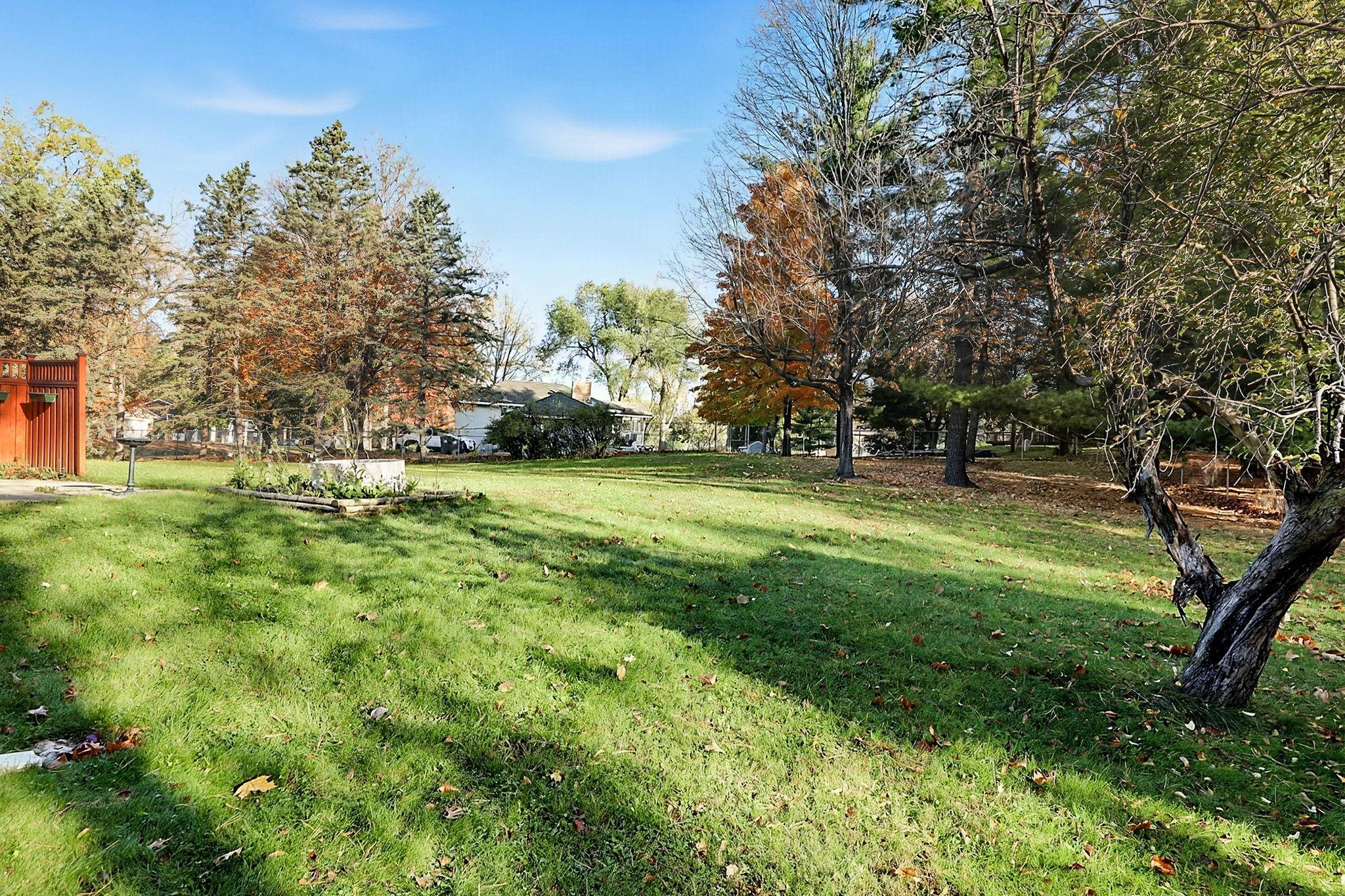 View of Residential at 12650 Roberts Drive, Eden Prairie MN 55346, Eden Prairie (22 of 30) - Mike Wilen | Minnesota Team Real Estate