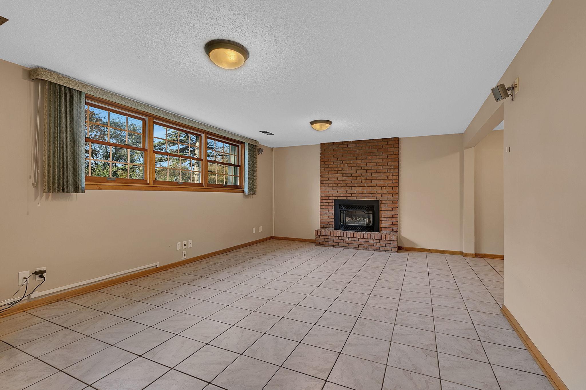 View of Residential at 12650 Roberts Drive, Eden Prairie MN 55346, Eden Prairie (14 of 30) - Mike Wilen | Minnesota Team Real Estate