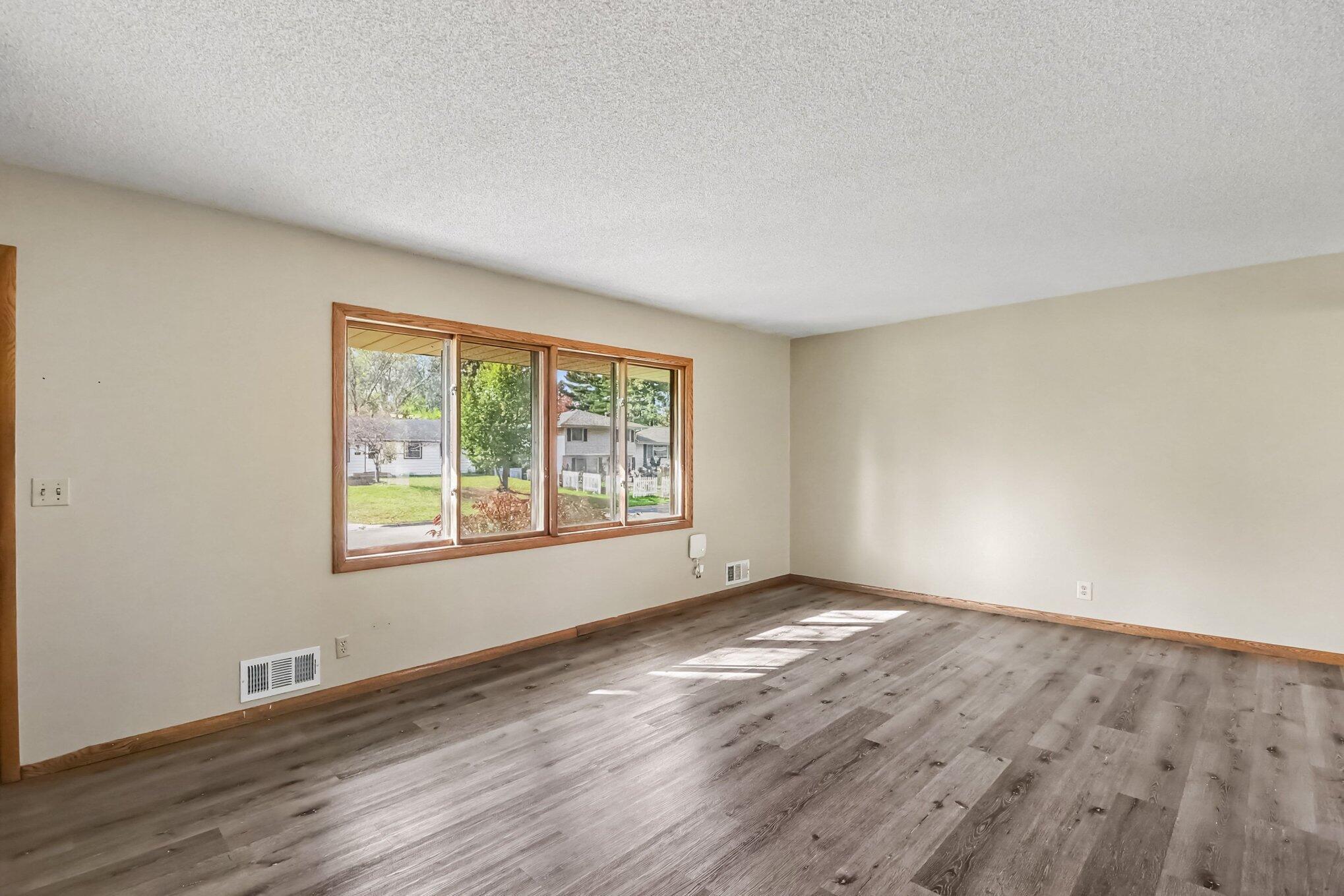 View of Residential at 3106 64th Avenue, Brooklyn Center MN 55429, Brooklyn Center (6 of 24) - Mike Wilen | Minnesota Team Real Estate