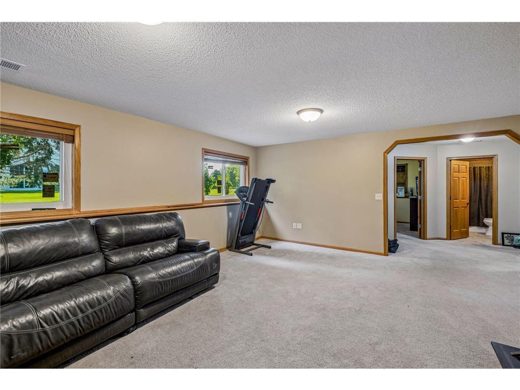 View of Residential at 1016 Lilac Court, Shakopee MN 55379, Shakopee (27 of 44) - Mike Wilen | Minnesota Team Real Estate