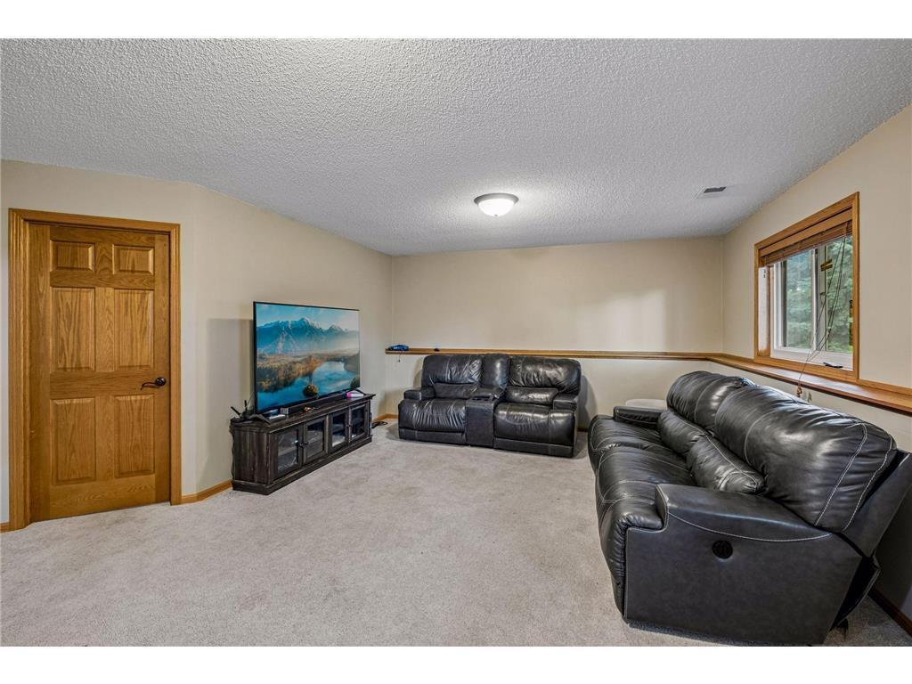 View of Residential at 1016 Lilac Court, Shakopee MN 55379, Shakopee (26 of 44) - Mike Wilen | Minnesota Team Real Estate