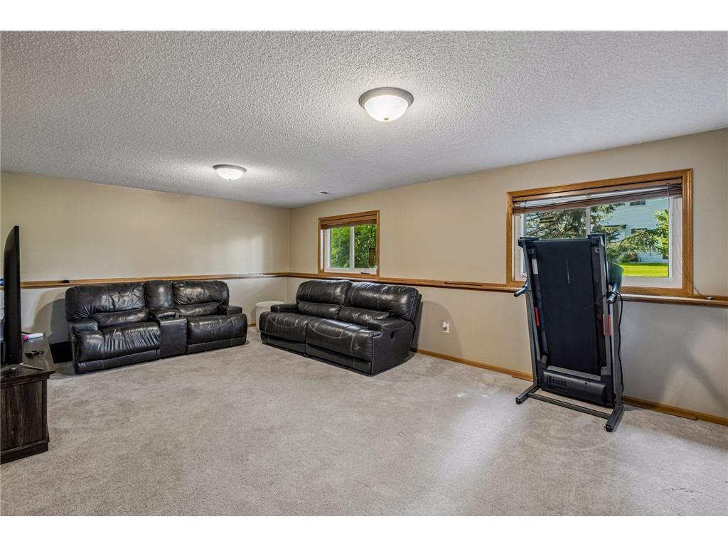 View of Residential at 1016 Lilac Court, Shakopee MN 55379, Shakopee (25 of 44) - Mike Wilen | Minnesota Team Real Estate