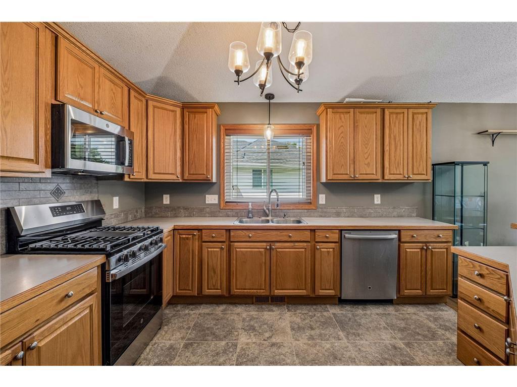 View of Residential at 1016 Lilac Court, Shakopee MN 55379, Shakopee (11 of 44) - Mike Wilen | Minnesota Team Real Estate