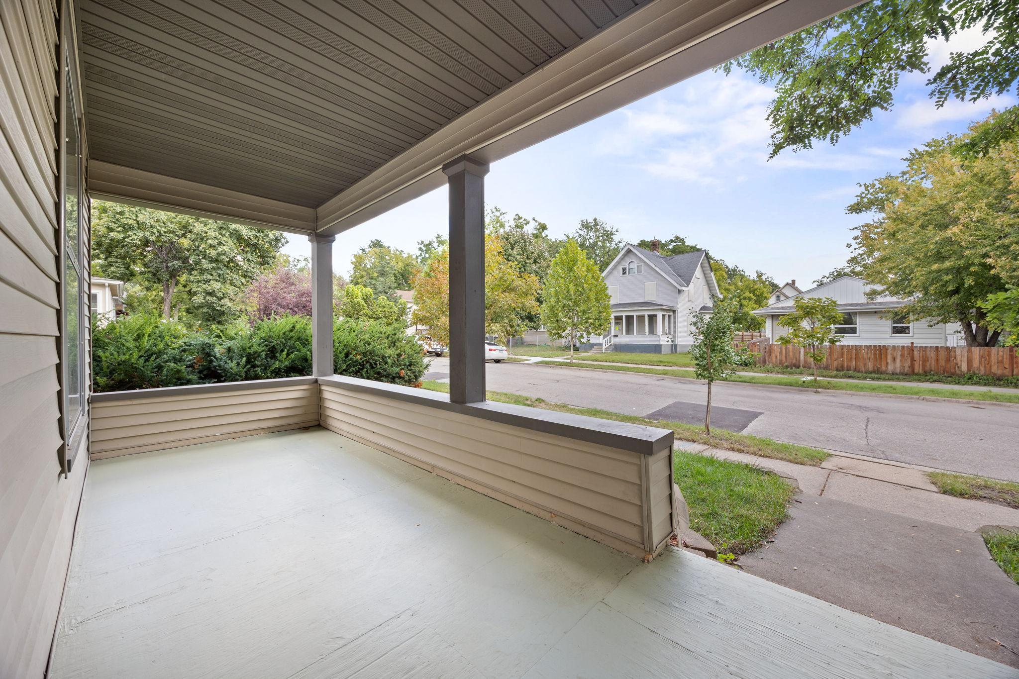 View of Residential at 2927 Girard Avenue, Minneapolis MN 55411, Minneapolis (4 of 25) - Mike Wilen | Minnesota Team Real Estate