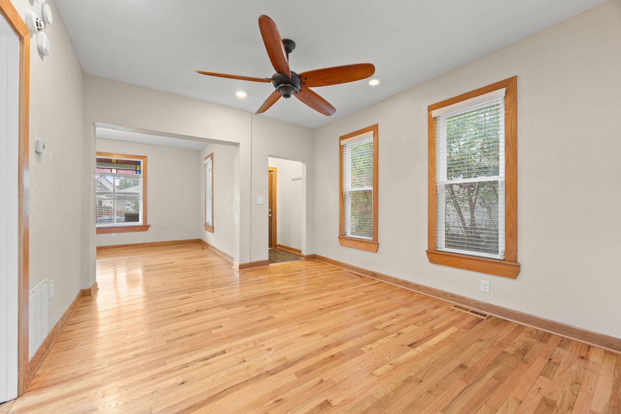 View of Residential at 2927 Girard Avenue, Minneapolis MN 55411, Minneapolis (7 of 25) - Mike Wilen | Minnesota Team Real Estate