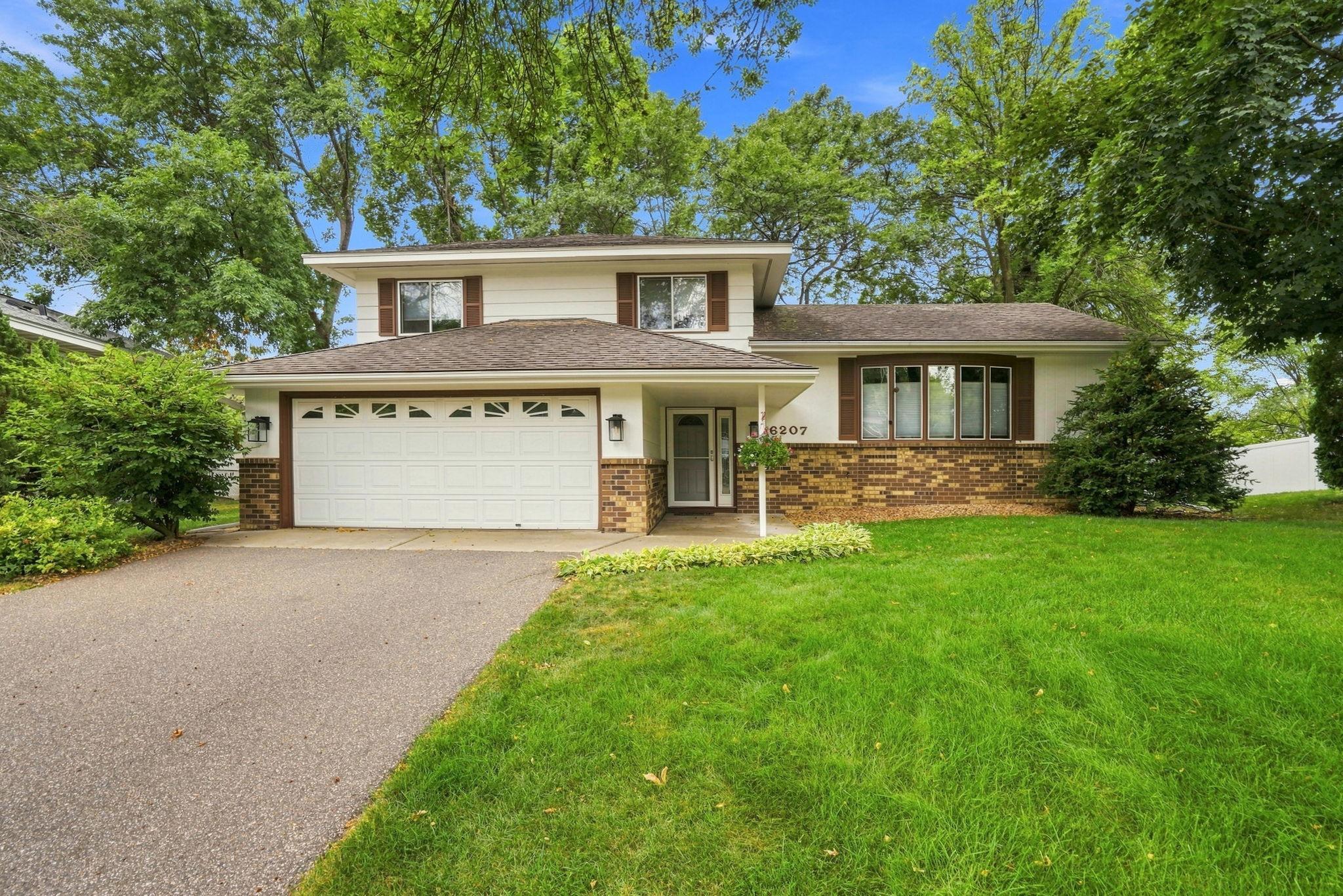 View of Single Family at 6207 Edgemont Boulevard, Brooklyn Park - Mike Wilen | Minnesota Team Real Estate