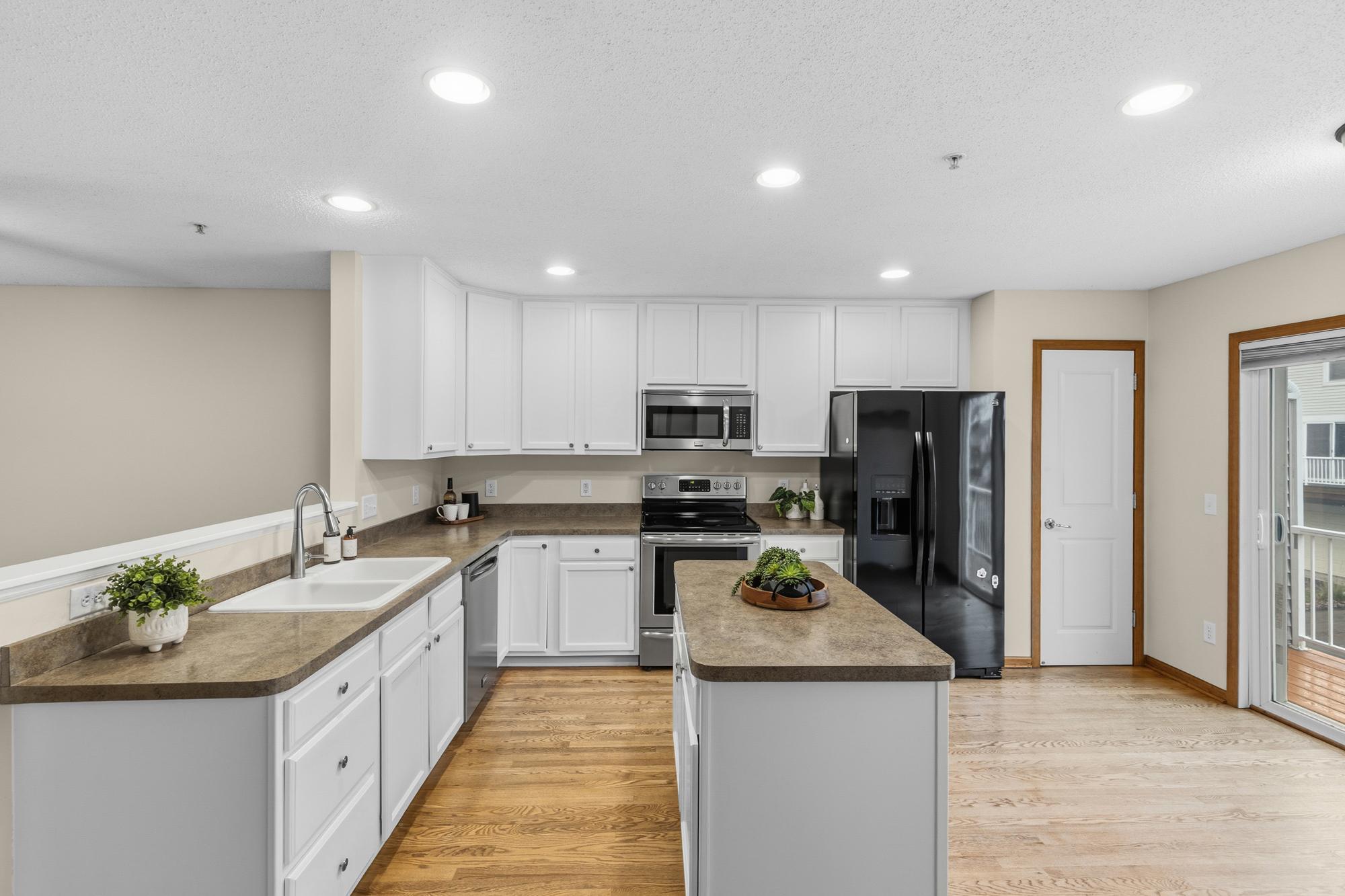 View of Residential at 911 Ledgestone Drive, Mahtomedi MN 55115, Mahtomedi (2 of 35) - Mike Wilen | Minnesota Team Real Estate