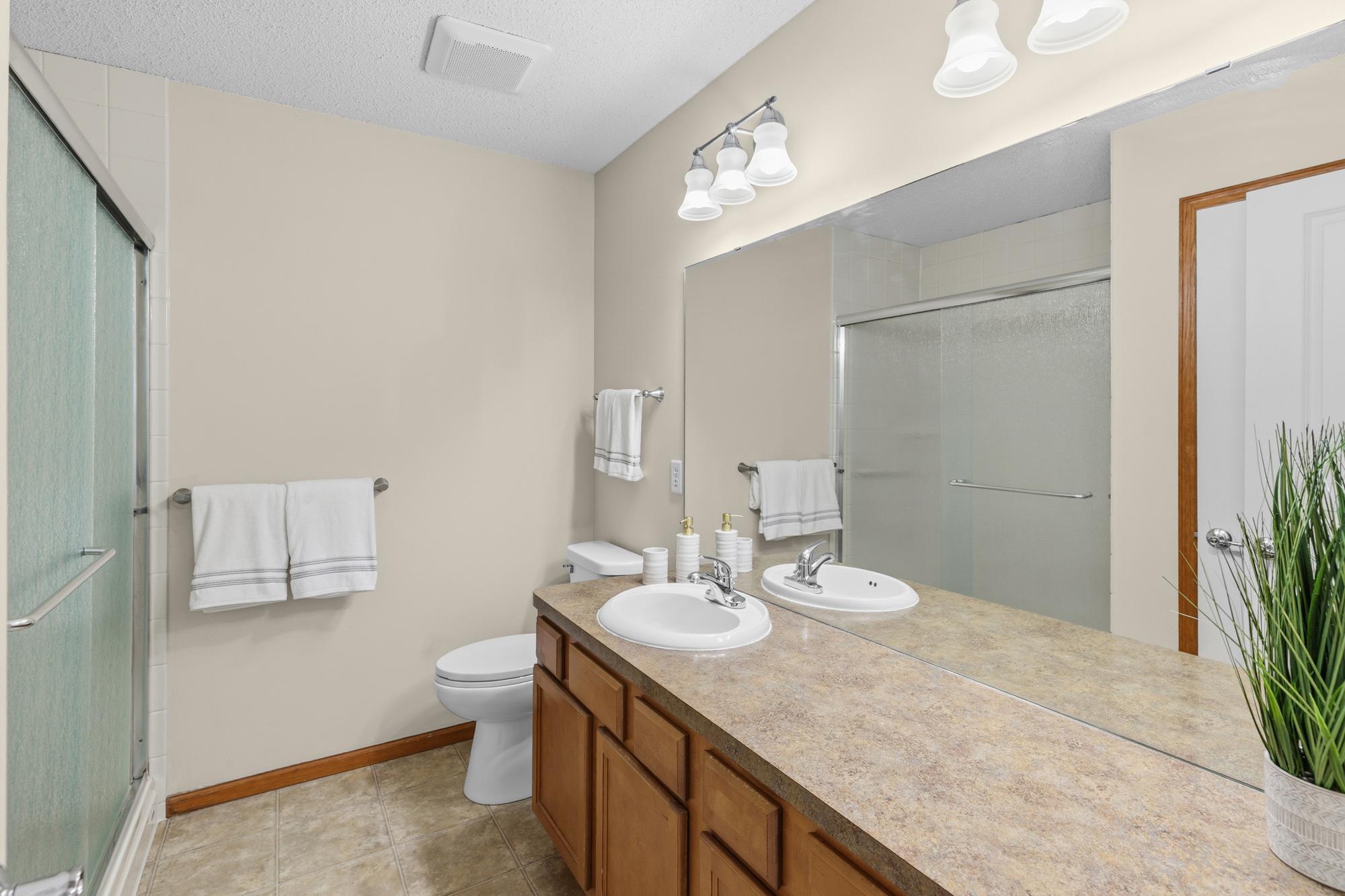 View of Residential at 911 Ledgestone Drive, Mahtomedi MN 55115, Mahtomedi (21 of 35) - Mike Wilen | Minnesota Team Real Estate
