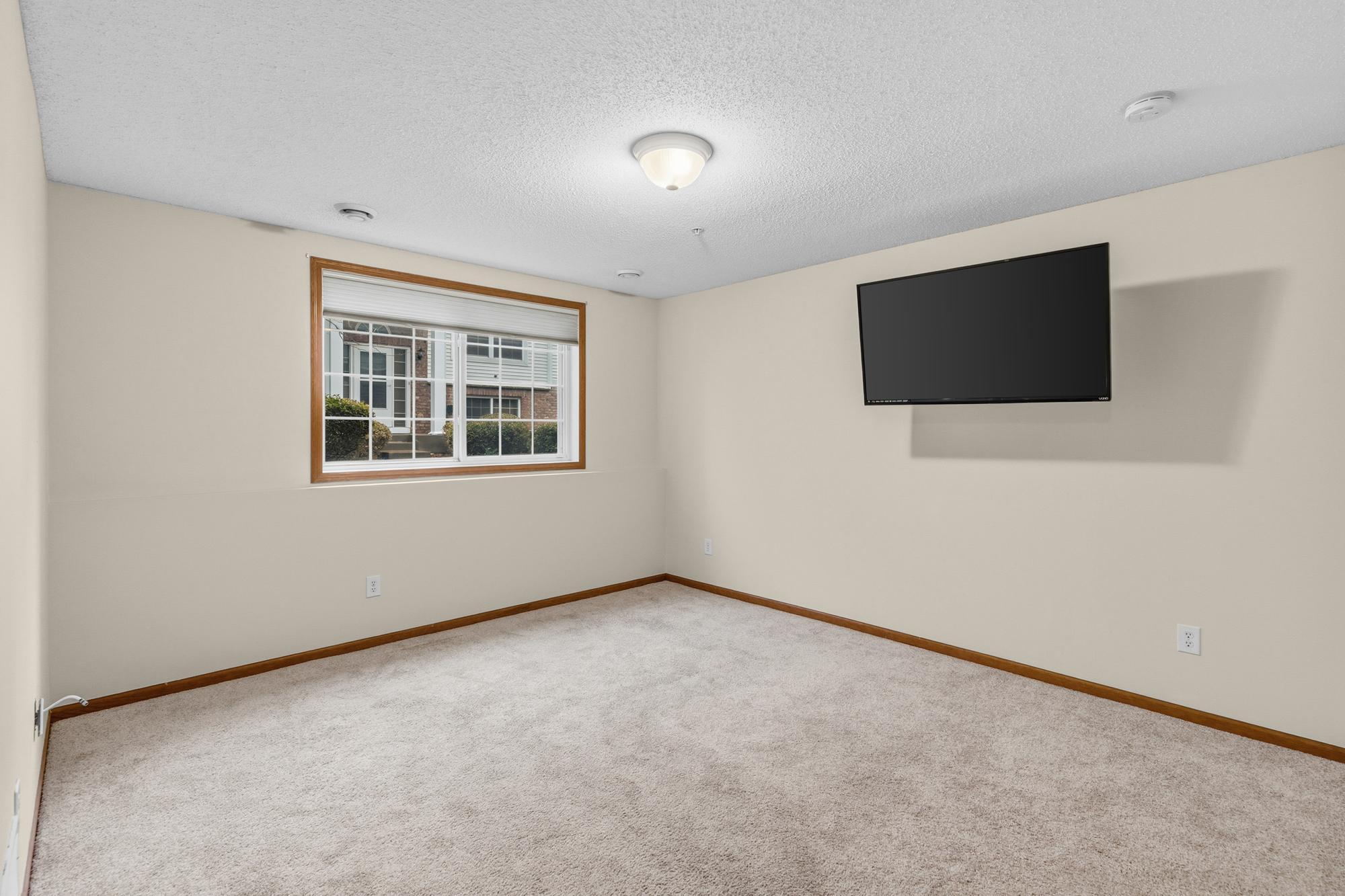 View of Residential at 911 Ledgestone Drive, Mahtomedi MN 55115, Mahtomedi (28 of 35) - Mike Wilen | Minnesota Team Real Estate