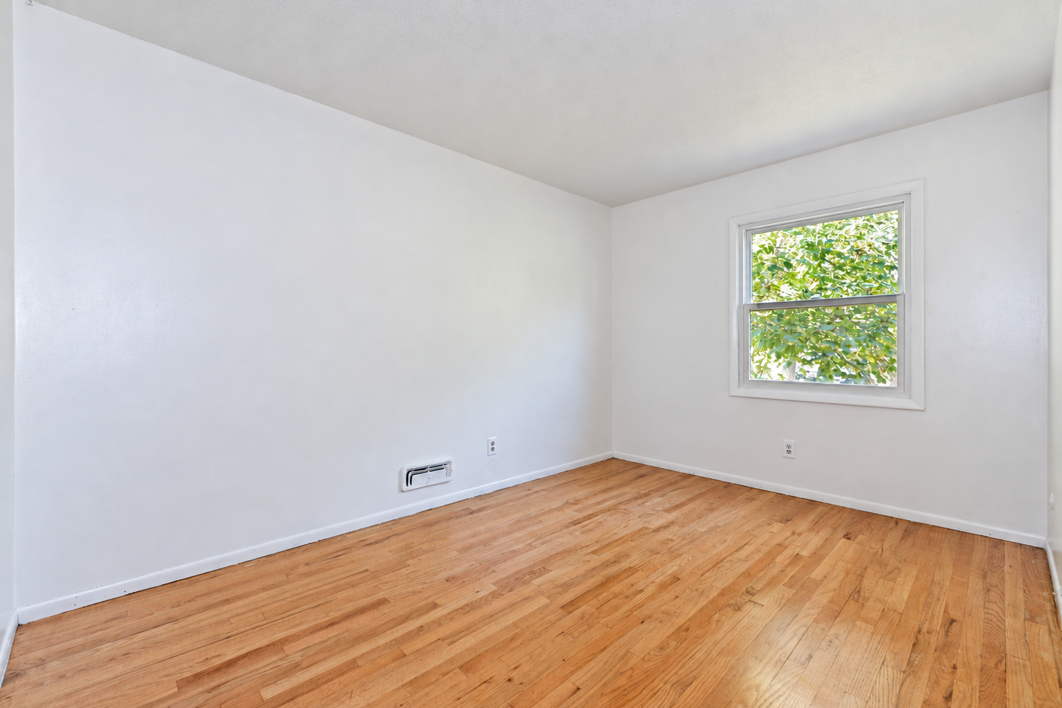 View of Residential at 8469 Ivan Avenue, Cottage Grove MN 55016, Cottage Grove (16 of 28) - Mike Wilen | Minnesota Team Real Estate
