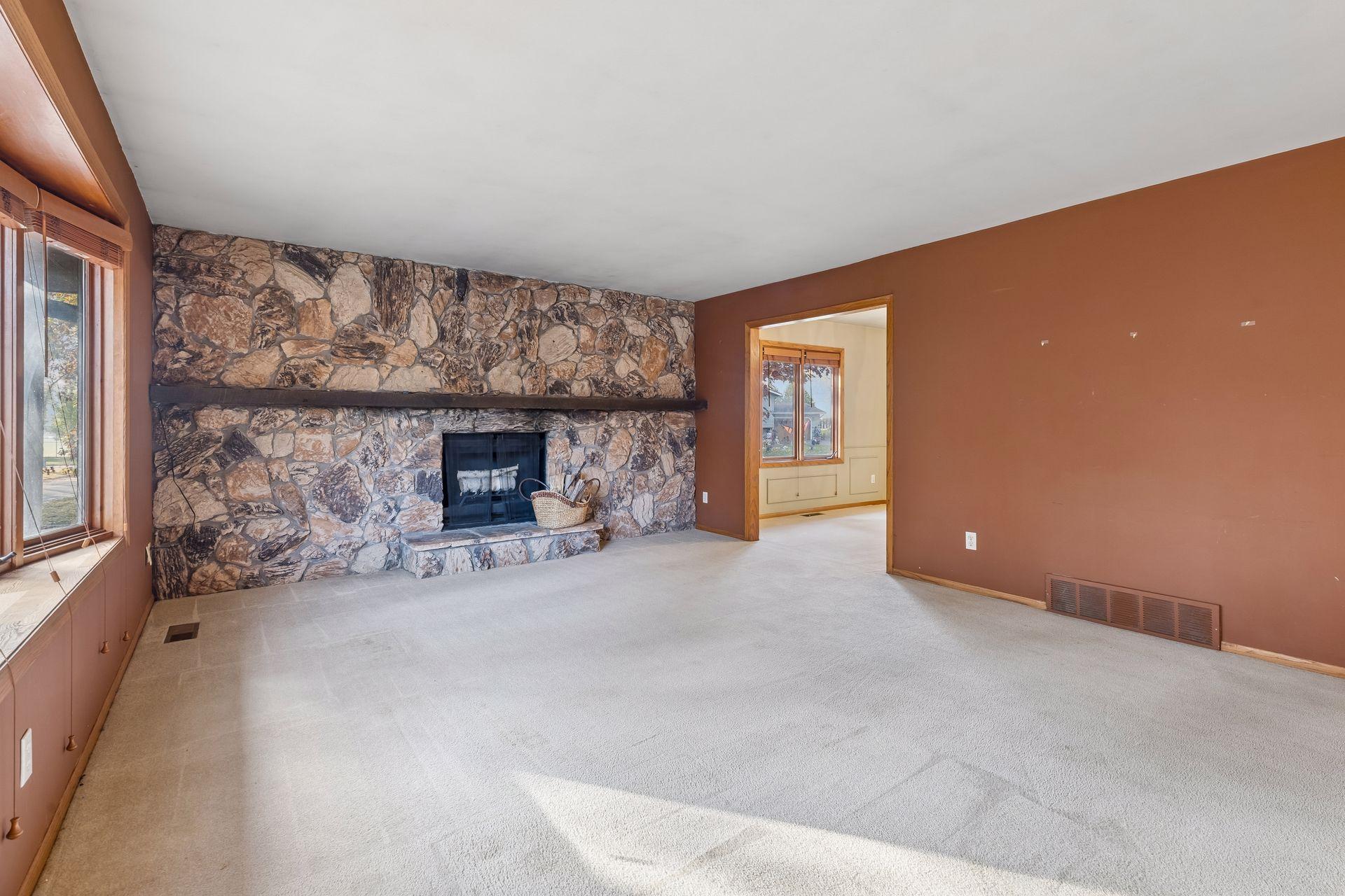 View of Residential at 16640 Hillcrest Court, Eden Prairie MN 55346, Eden Prairie (7 of 55) - Mike Wilen | Minnesota Team Real Estate