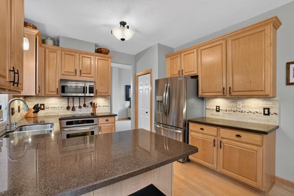 View of Residential at 1034 Earley Lake Place, Burnsville MN 55306, Burnsville (8 of 32) - Mike Wilen | Minnesota Team Real Estate