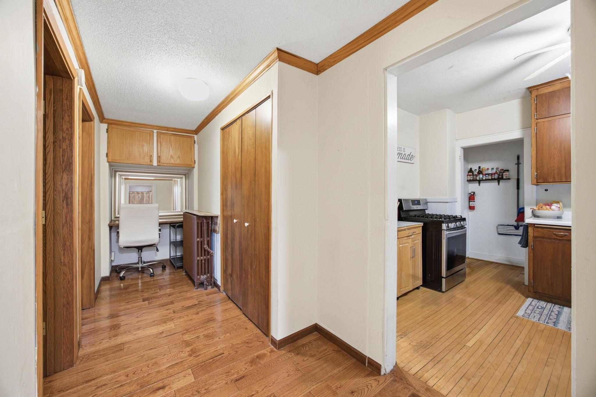 View of Residential at 990 Jameson Street, Saint Paul MN 55103, Saint Paul (16 of 34) - Mike Wilen | Minnesota Team Real Estate