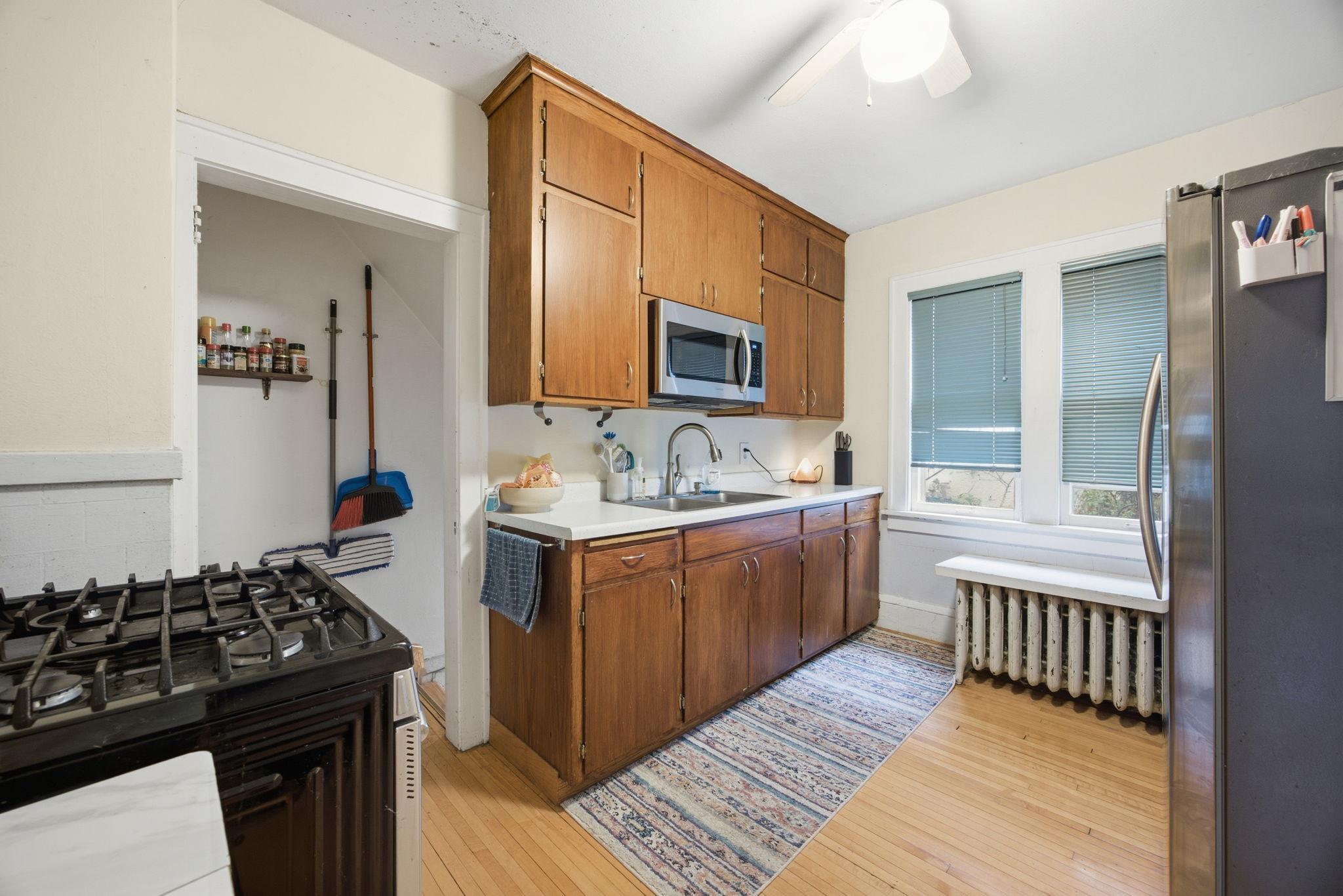 View of Residential at 990 Jameson Street, Saint Paul MN 55103, Saint Paul (9 of 34) - Mike Wilen | Minnesota Team Real Estate