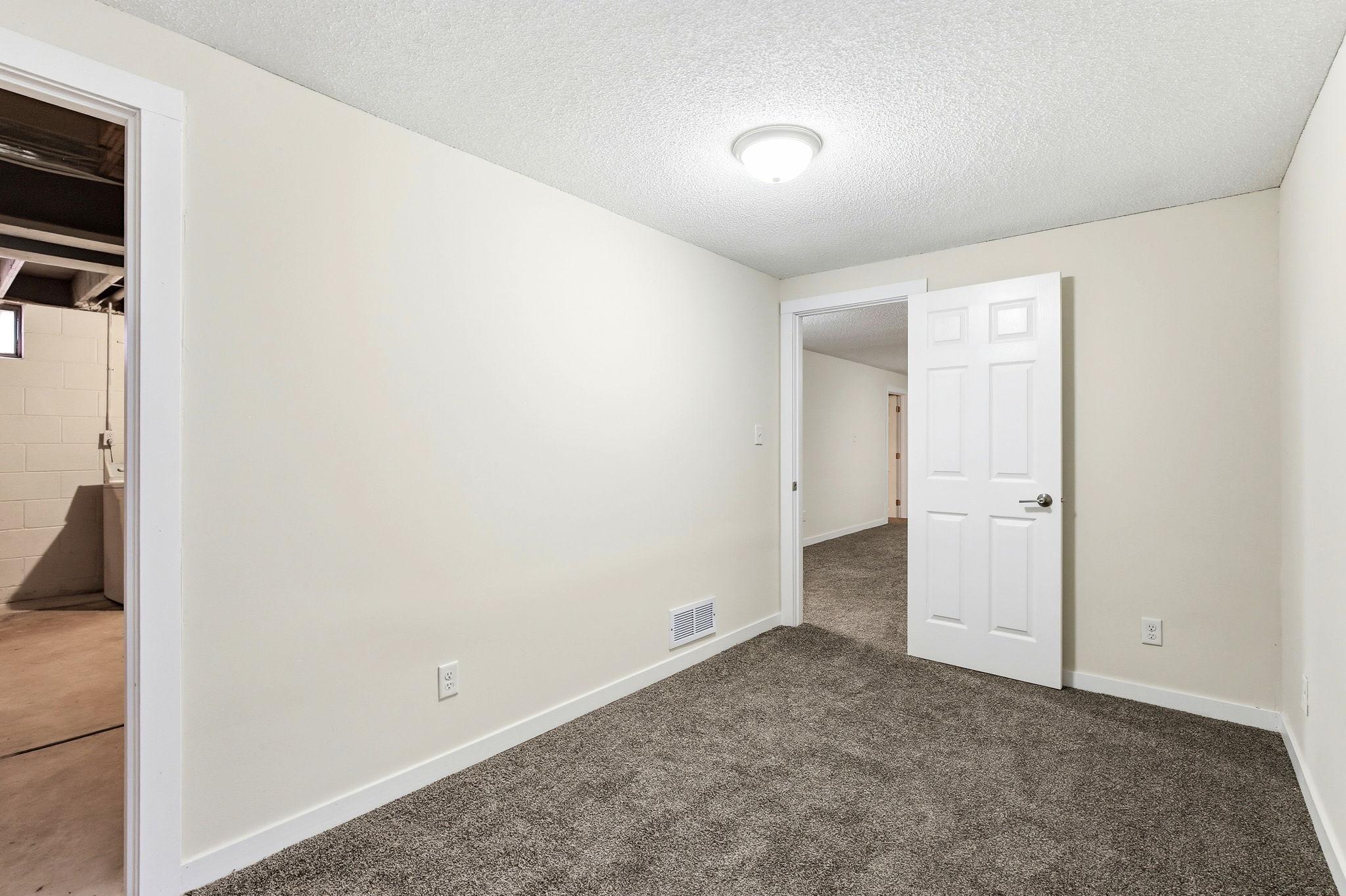 View of Residential at 936 Jefferson Avenue, Saint Paul MN 55102, Saint Paul (29 of 38) - Mike Wilen | Minnesota Team Real Estate