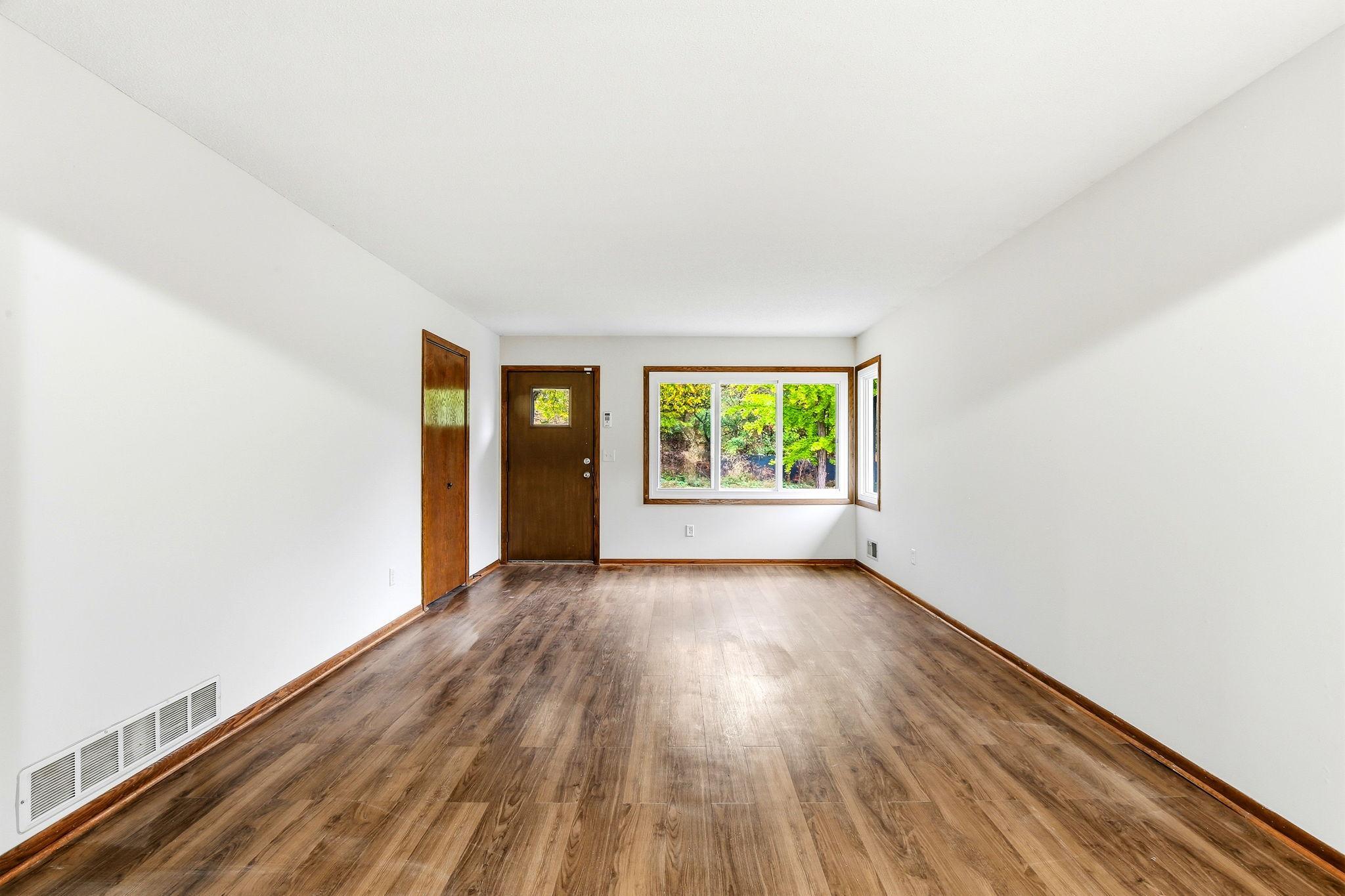 View of Residential at 936 Jefferson Avenue, Saint Paul MN 55102, Saint Paul (5 of 38) - Mike Wilen | Minnesota Team Real Estate