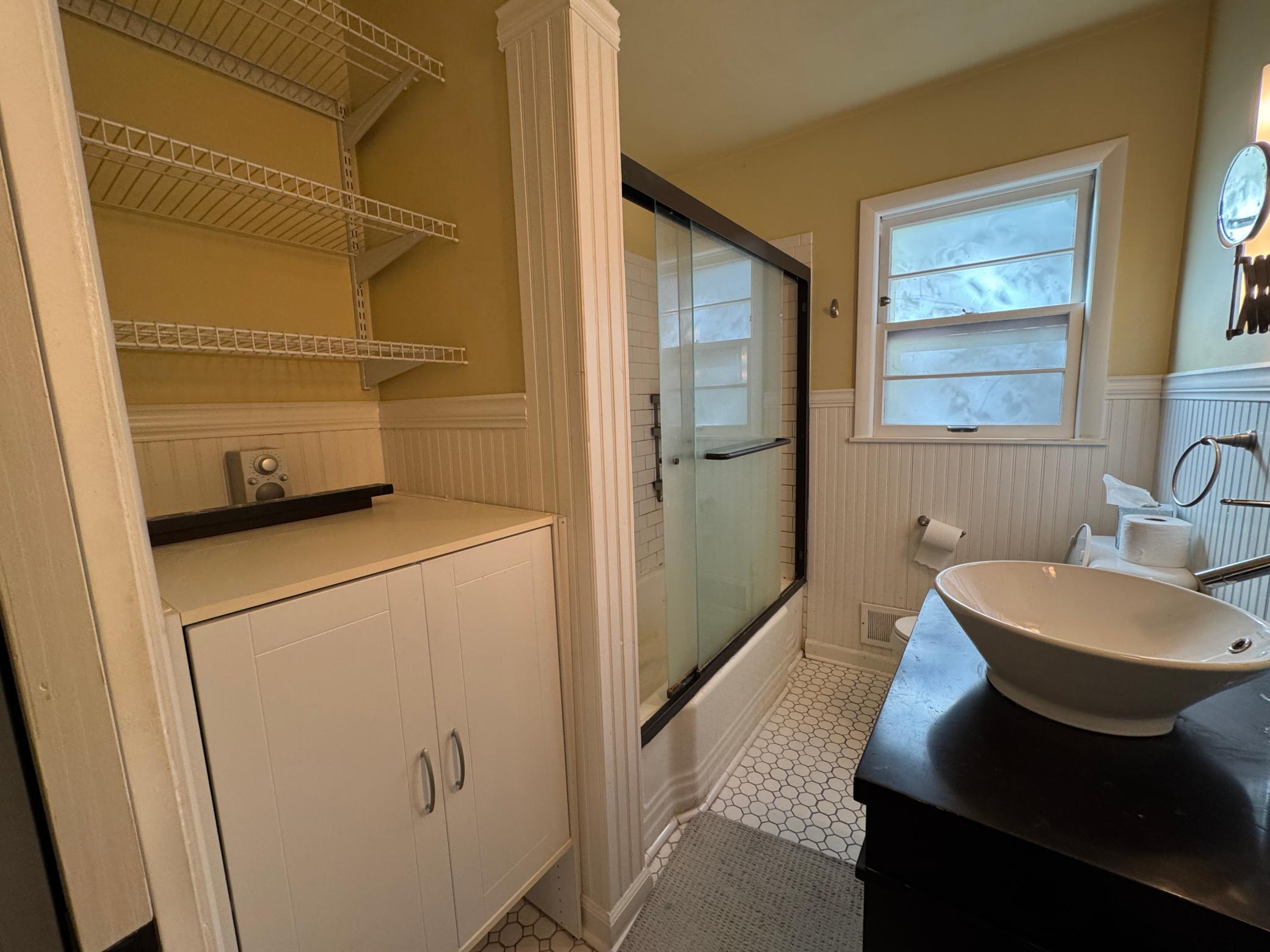 View of Residential at 8 Russell Avenue, Minneapolis MN 55405, Minneapolis (13 of 16) - Mike Wilen | Minnesota Team Real Estate
