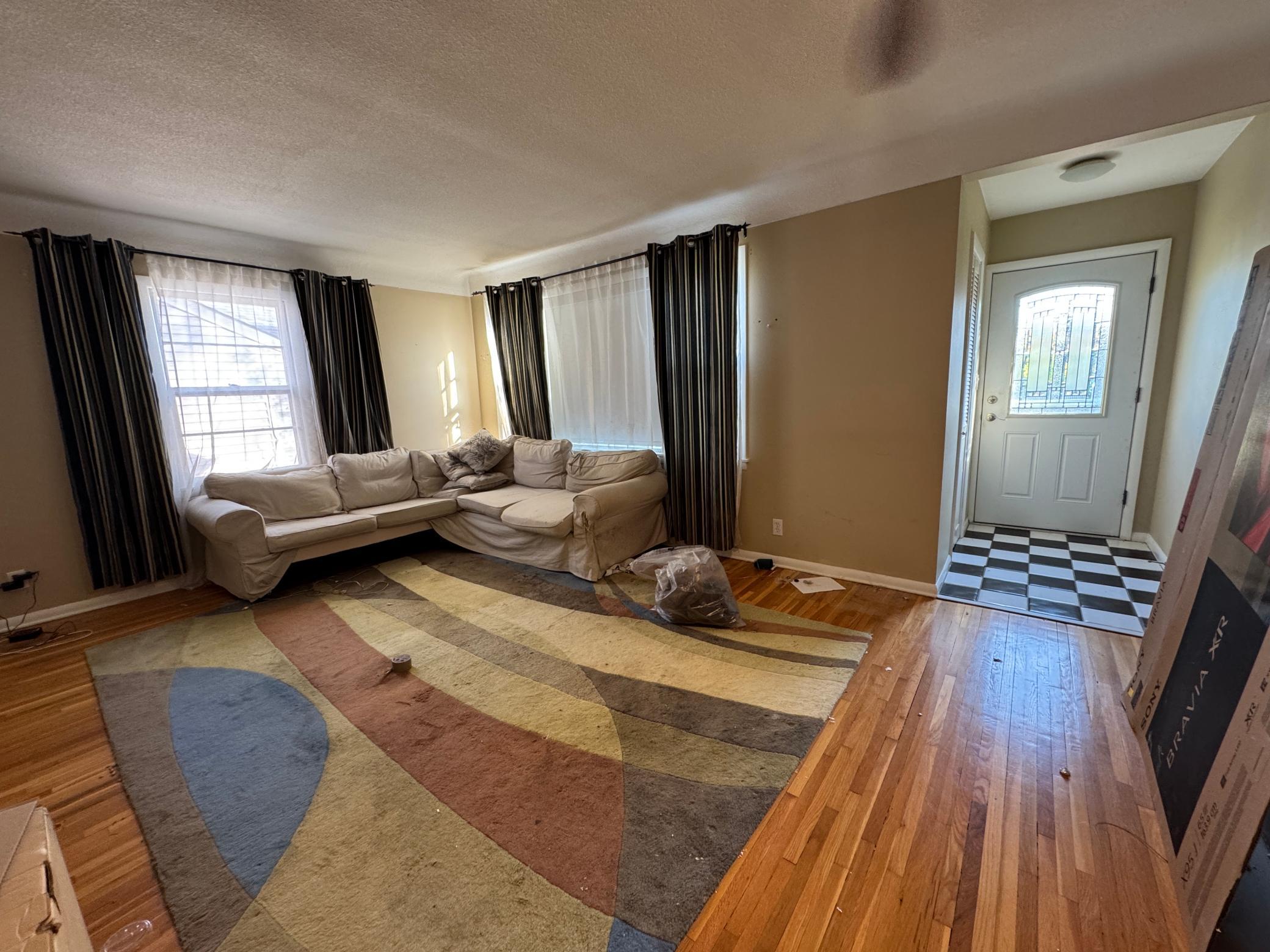 View of Residential at 8 Russell Avenue, Minneapolis MN 55405, Minneapolis (7 of 16) - Mike Wilen | Minnesota Team Real Estate