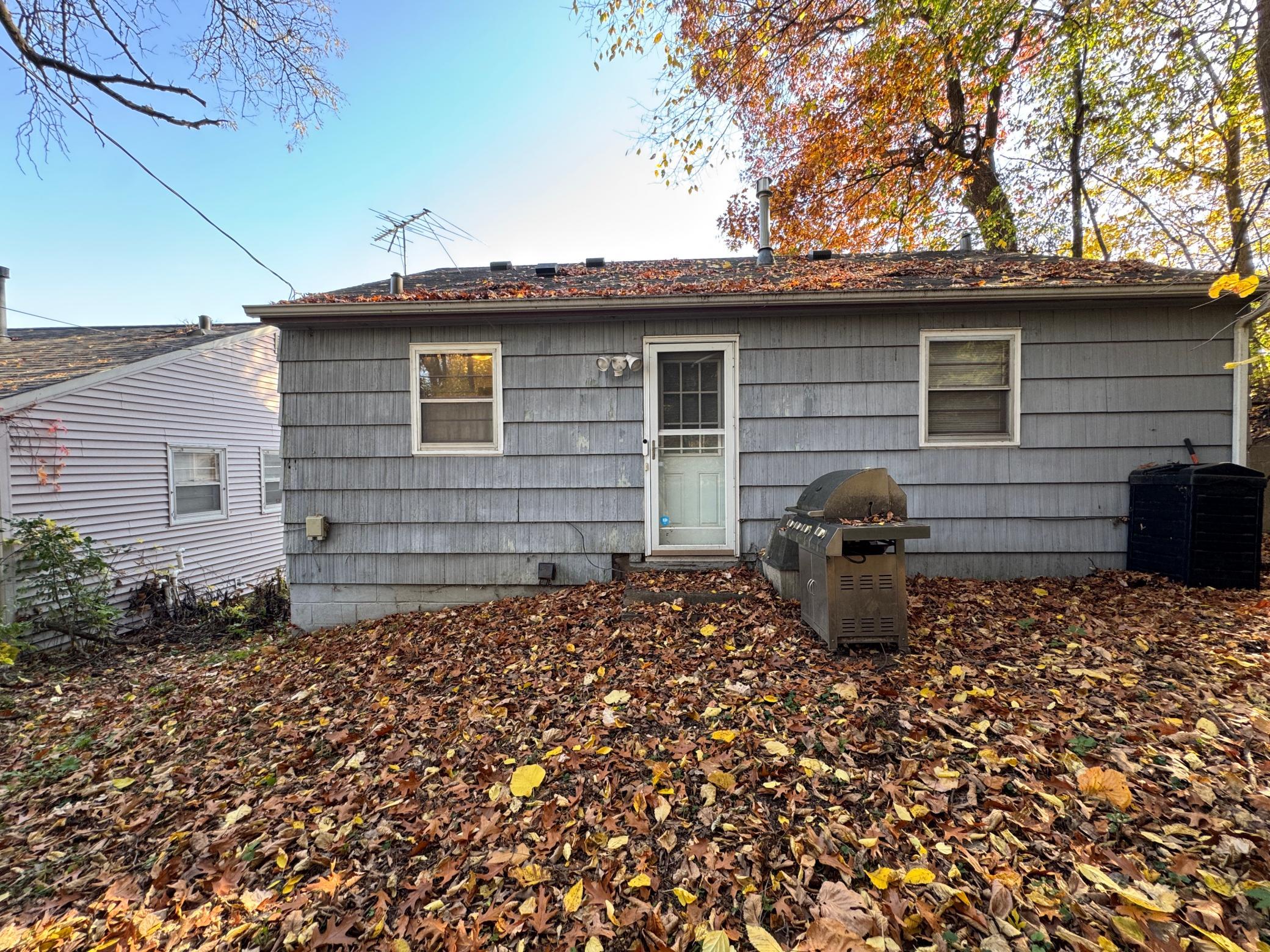 View of Residential at 8 Russell Avenue, Minneapolis MN 55405, Minneapolis (4 of 16) - Mike Wilen | Minnesota Team Real Estate