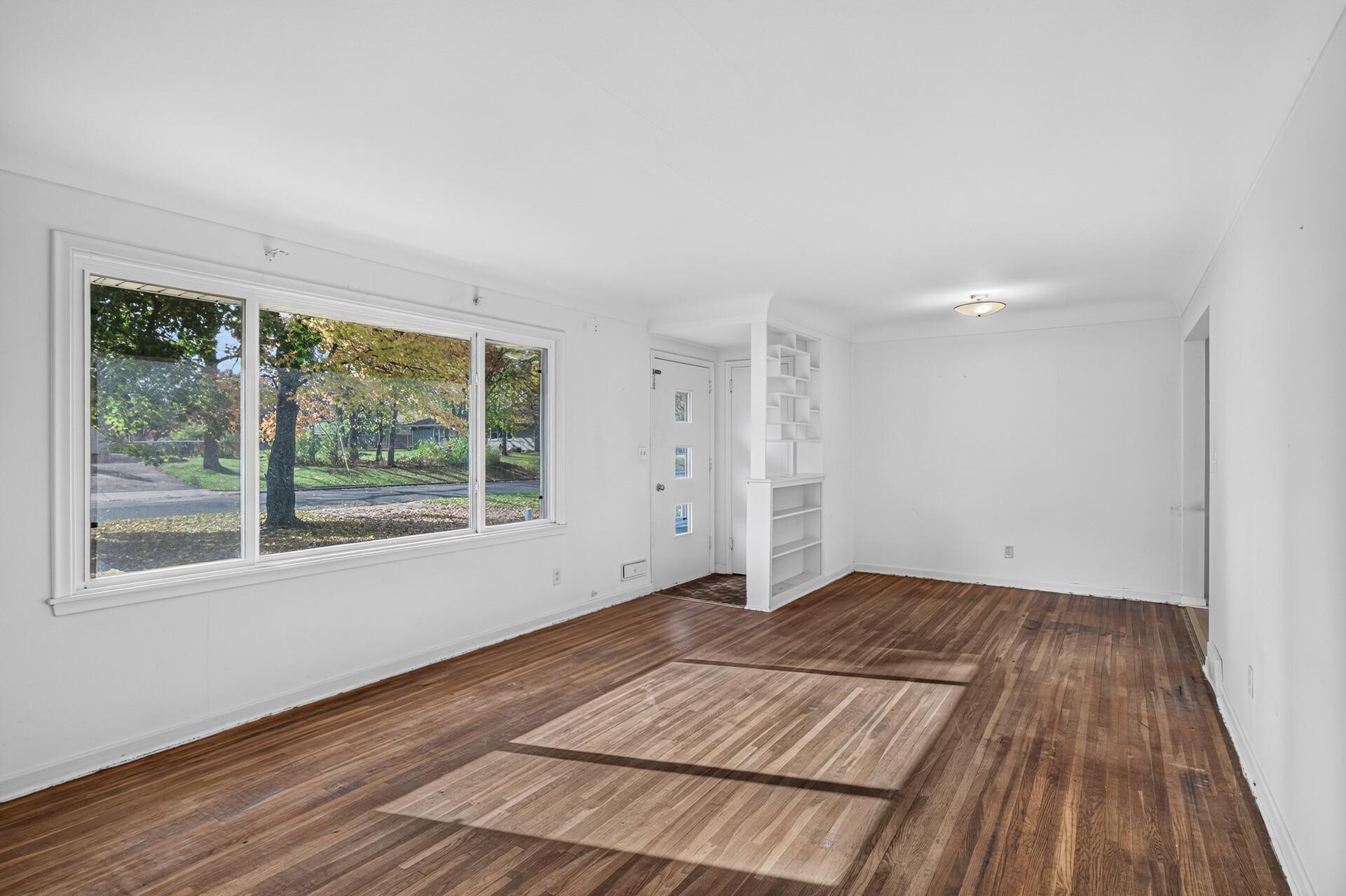View of Residential at 204 Woodland Drive, Burnsville MN 55337, Burnsville (6 of 29) - Mike Wilen | Minnesota Team Real Estate