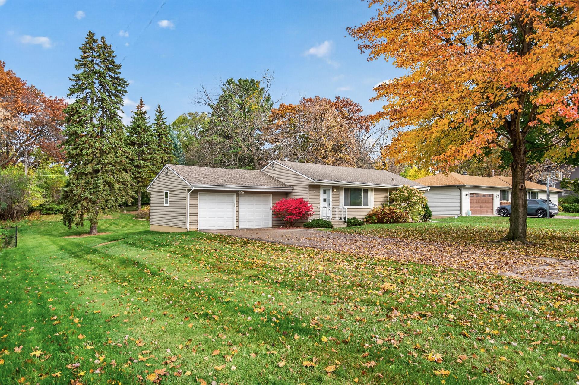 View of Residential at 204 Woodland Drive, Burnsville MN 55337, Burnsville (4 of 29) - Mike Wilen | Minnesota Team Real Estate