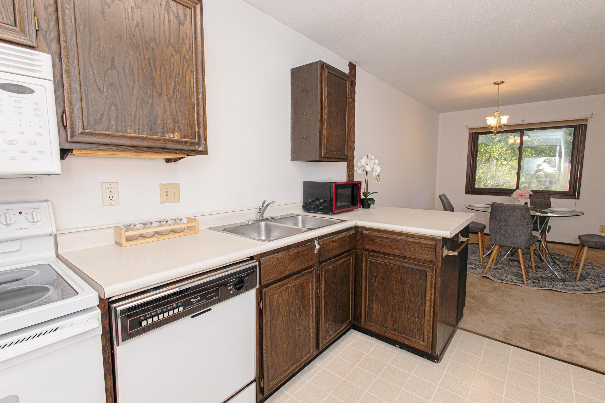 View of Residential at 6570 Upper 35th Street, Oakdale MN 55128, Oakdale (12 of 23) - Mike Wilen | Minnesota Team Real Estate